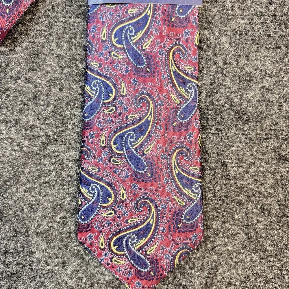 Men's Nautica Paisley Burgandy Blue Yellow Tie 100% Silk L: 59